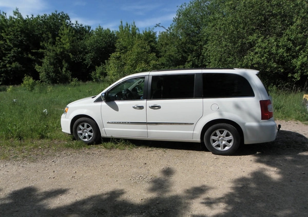 Chrysler Town &amp; Country cena 46500 przebieg: 281000, rok produkcji 2012 z Kraków małe 92